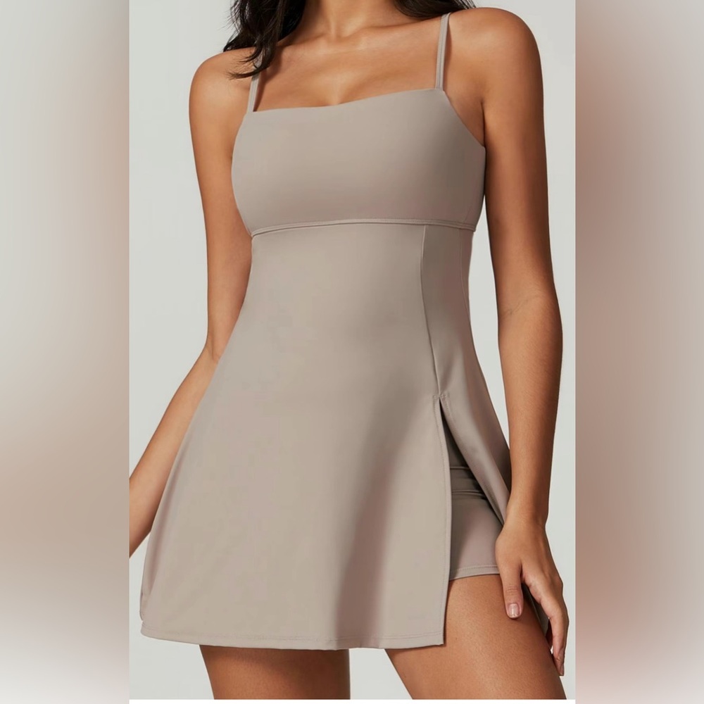 Women’s 2 in 1 split hem sports tennis dress